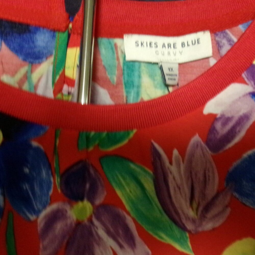 NWT Skies Are Blue 1X Vibrant Red Floral Blouse - Picture 3 of 10
